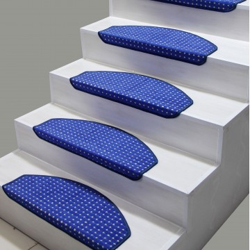 Mavi Renk Oval Model Bukle Halıdan Demonte Basamak Paspasi